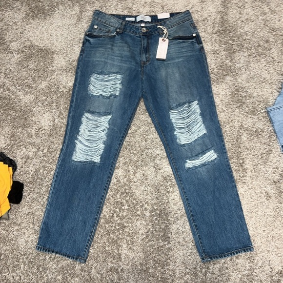 NWT BAND OF GYPSIES QUINN CROP Distressed Ripped Denim Jeans SIZE 28 - Picture 4 of 11